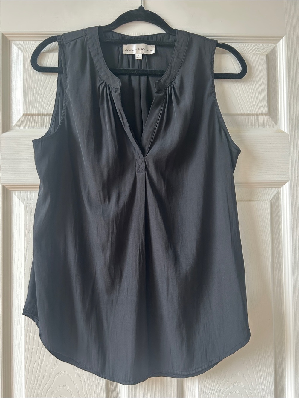 Chelsea & Theodore Charcoal Gray Sleeveless V-Neck Camisole